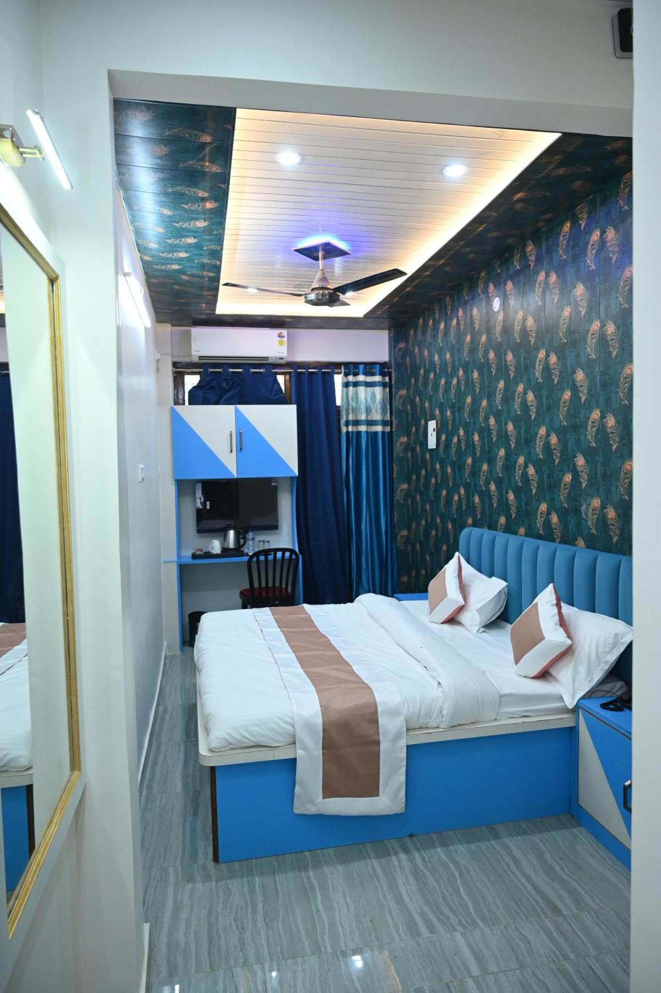 Sun High Stay Luxury Guest House Варанаси Екстериор снимка